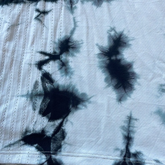 Lululemon Train to Be Tank - Picture 7 of 9